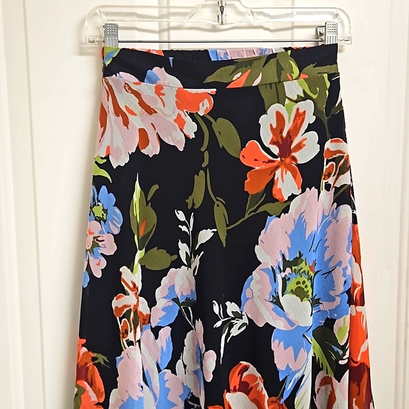 Plus Size Roz & Ali Floral Skirt - Picture 2 of 5